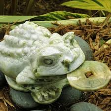 What is Feng Shui Frog?How to Place Your Feng Shui Money Frog for Good Luck(Toad) | FengshuiGallary