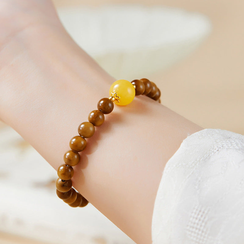 Supplier model detail wearing cook wood bracelet