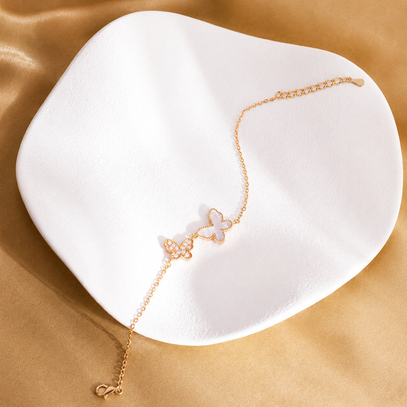 Mother-of-pearl butterfly bracelet diagonal detail