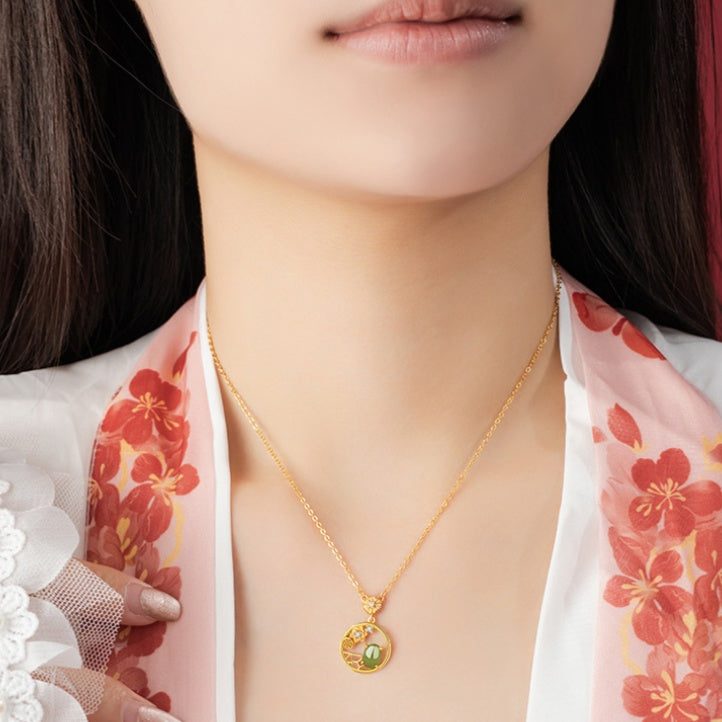 Daisy Nephrite Jade Necklace-Peace and Joy