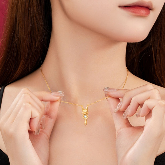 A Little Love-Fox Necklace