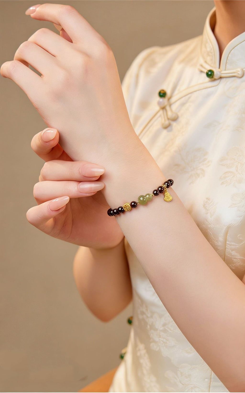 Blessings in Motion-Nephrite Jade Gourd Garnet Bracelet