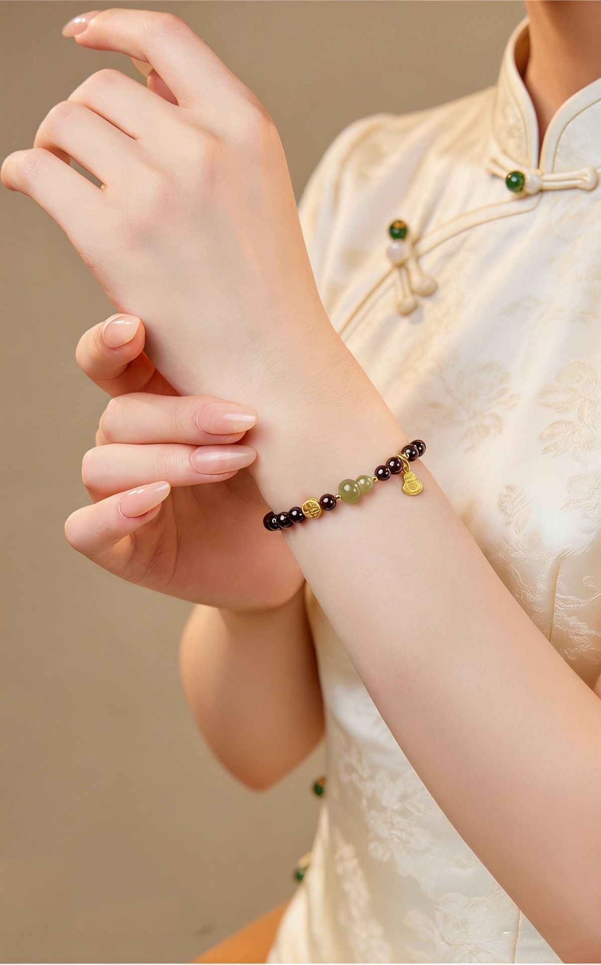 Blessings in Motion-Nephrite Jade Gourd Garnet Bracelet
