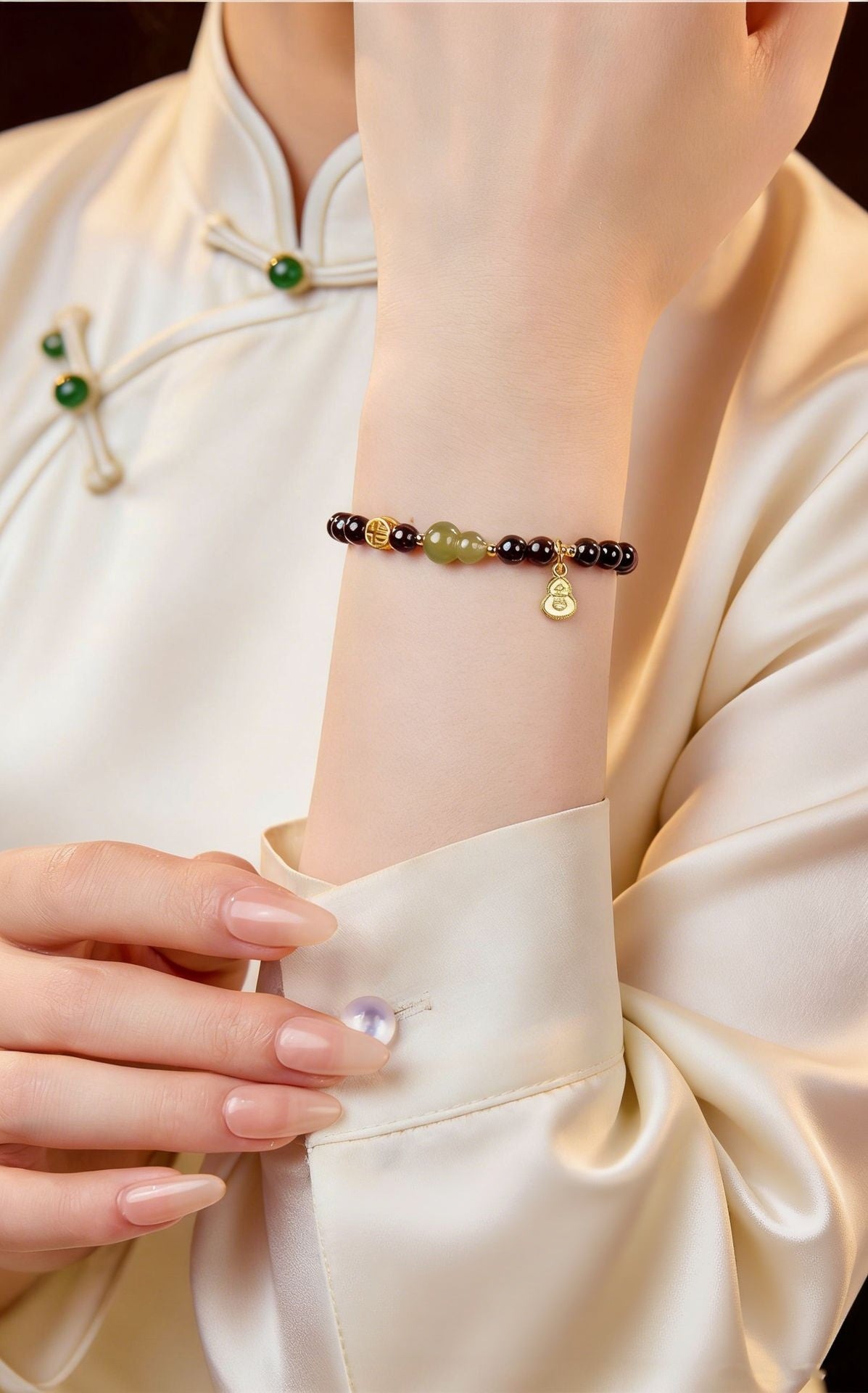 Blessings in Motion-Nephrite Jade Gourd Garnet Bracelet