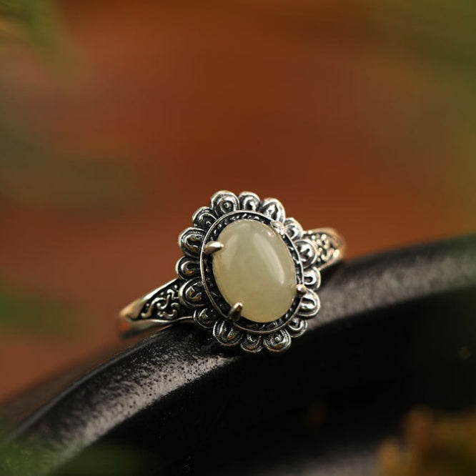 Quiet Bloom-Daisy Nephrite Jade Ring