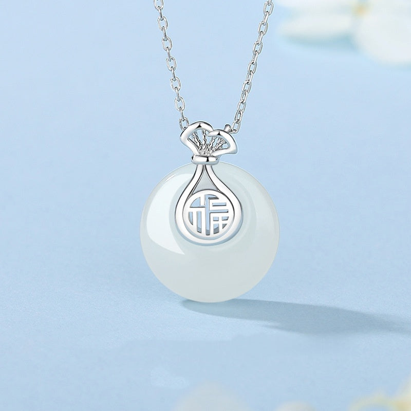 Jade “Blessing Pouch” Pendant – Calm Mind, Gentle Joy & Timeless Grace