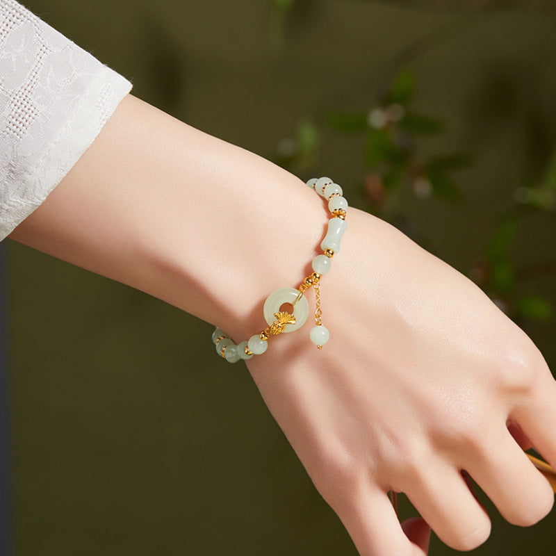 Supplier wrist photograph of the nephrite jade peace buckle bracelet