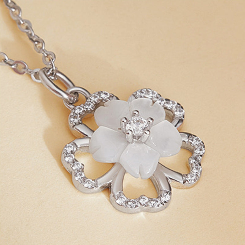 Cherry blossom mother-of-pearl necklace - 04-detail
