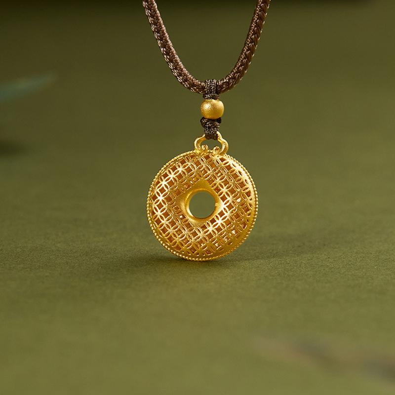 Openwork lattice reverse of the peace buckle pendant