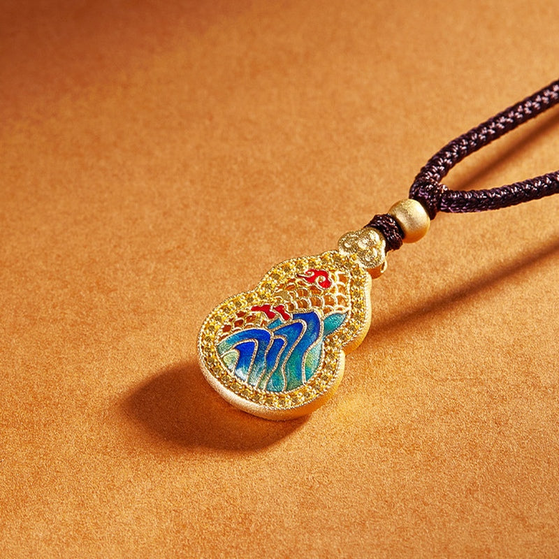 Blue and green enamel mountains and red clouds on the gourd pendant