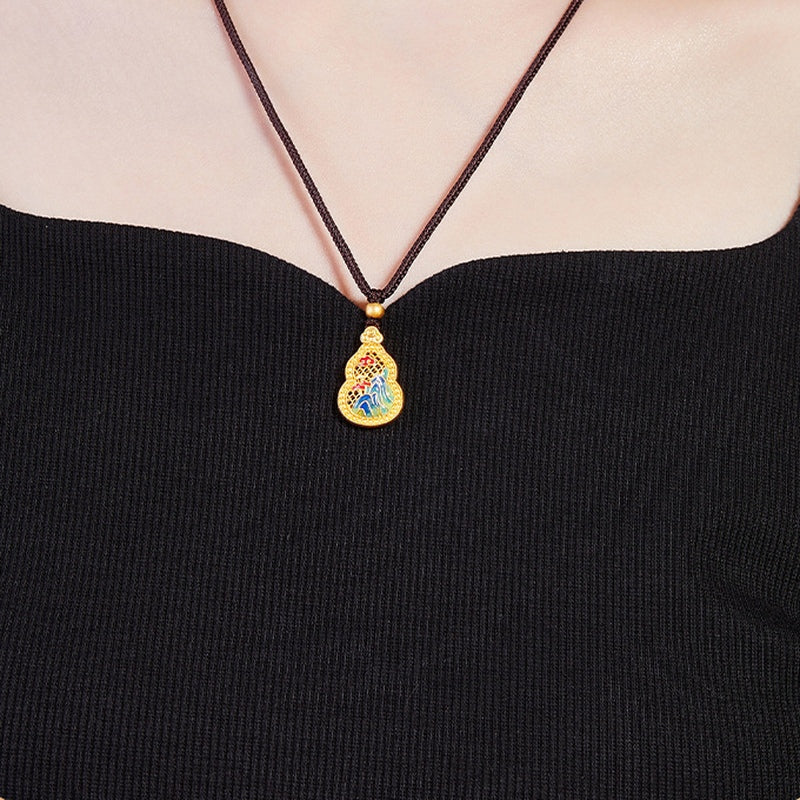 Front view of the landscape gourd necklace on the original model