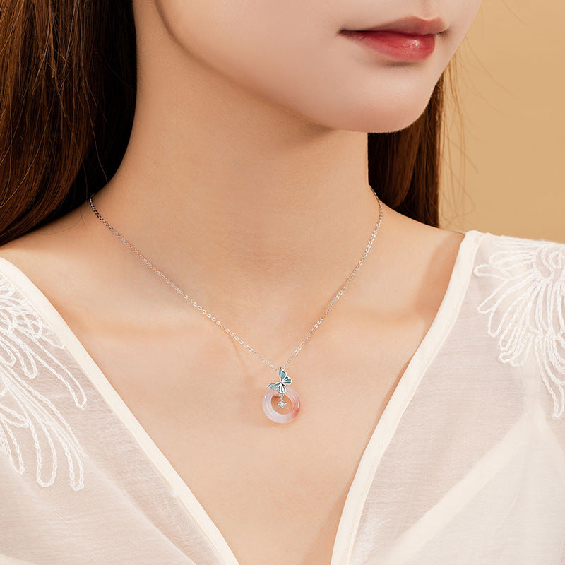 A Gentle Love-Butterfly Yanyuan Agate Peace Disc Necklace