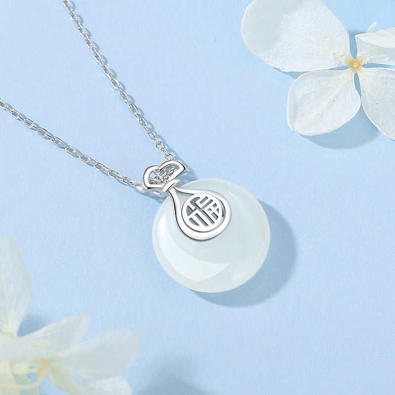 Jade “Blessing Pouch” Pendant – Calm Mind, Gentle Joy & Timeless Grace