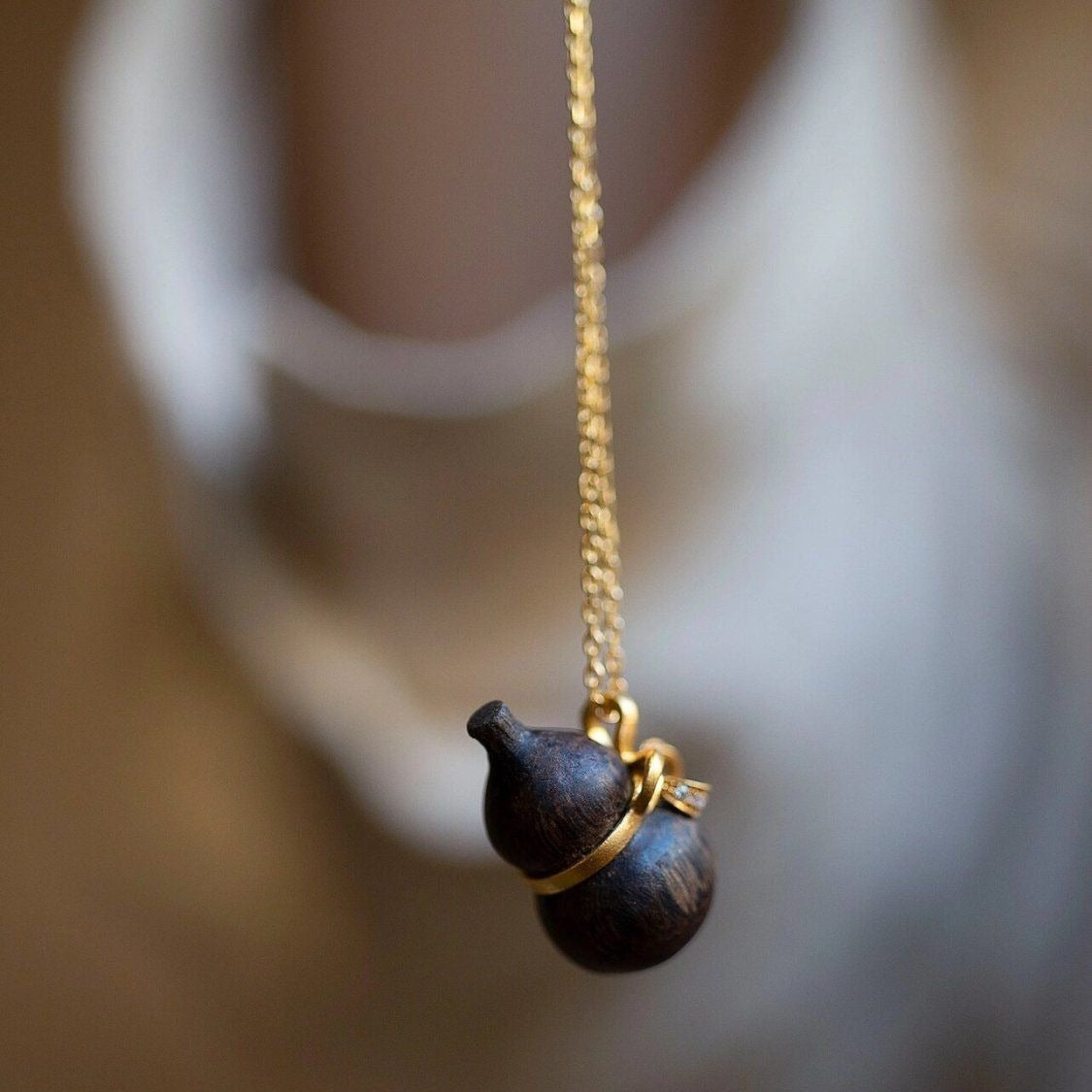 Sandalwood Gourd Pendant Necklace – Blessings of Protection, Fortune & Fulfillment