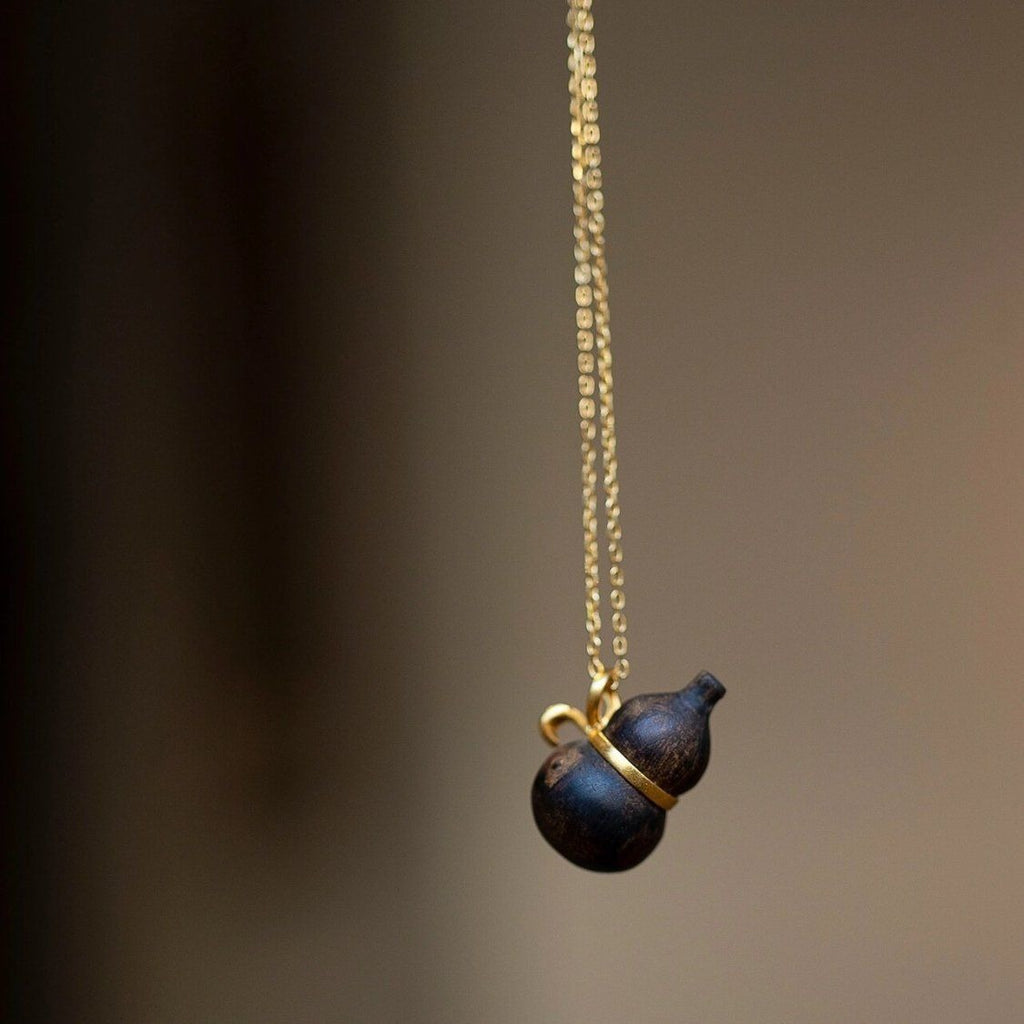 Sandalwood Gourd Pendant Necklace – Blessings of Protection, Fortune & Fulfillment