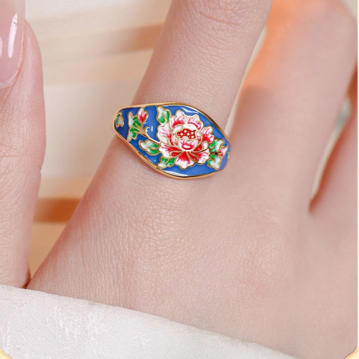Graceful Bloom-Enamel Flower Gold-Plated Ring