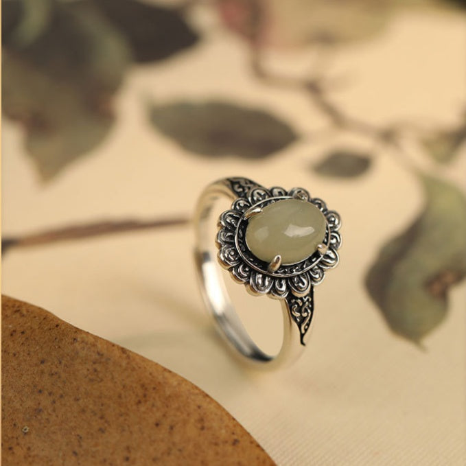 Quiet Bloom-Daisy Nephrite Jade Ring