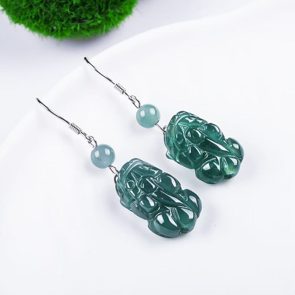 Pixiu Glücks-Ohrringe – Natürliche Eis-Jade/Pi Yao