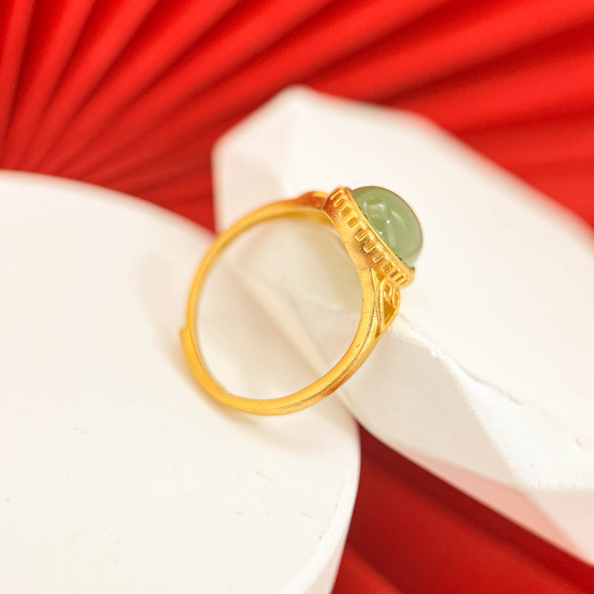 Glücksverheißender Ring aus natürlicher Hetian-Grünjade