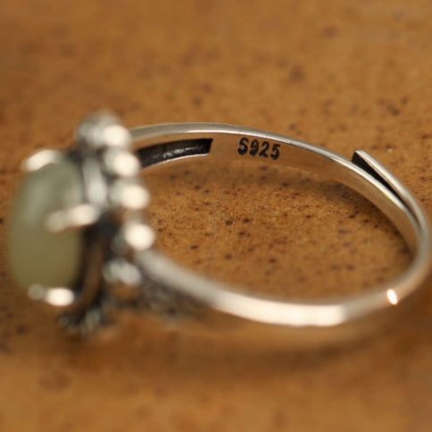 Quiet Bloom-Daisy Nephrite Jade Ring