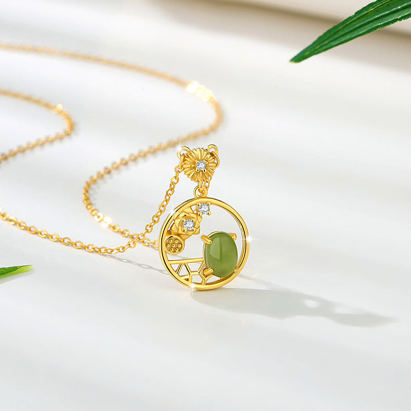 Daisy Nephrite Jade Necklace-Peace and Joy