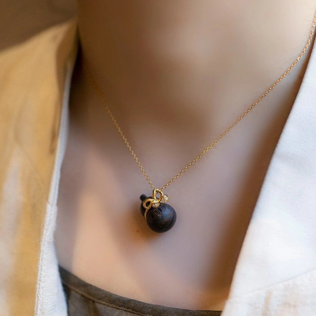Sandalwood Gourd Pendant Necklace – Blessings of Protection, Fortune & Fulfillment