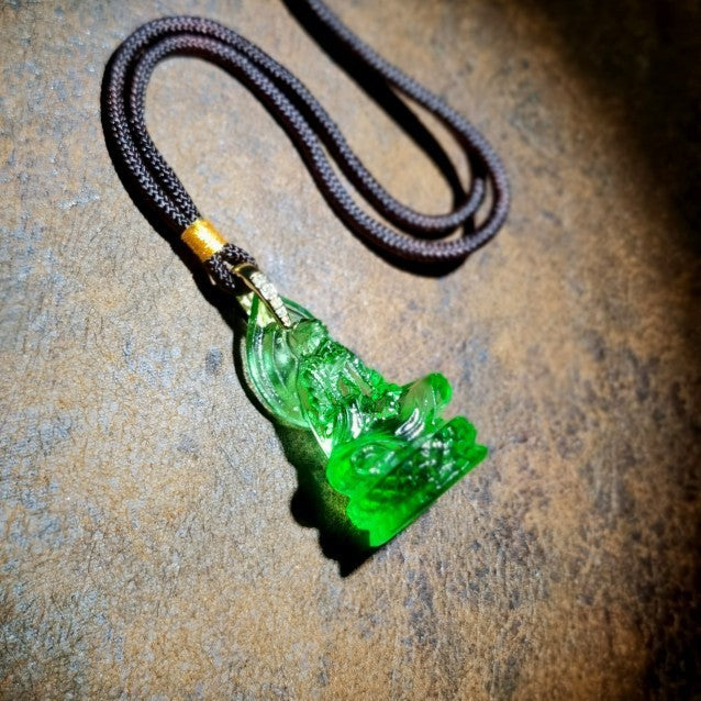 The Zen Pioneer Handcrafted Liuli Meditative Bodhidharma Amulet