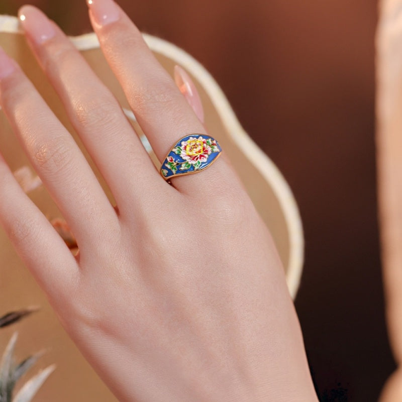 Graceful Bloom-Enamel Flower Gold-Plated Ring