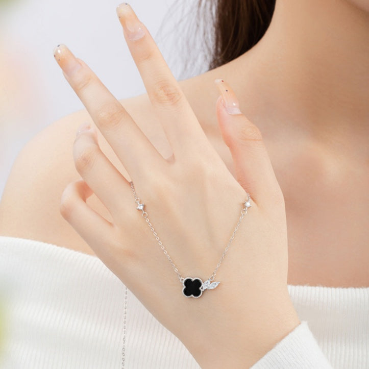 Clover Flower Black Agate Necklace-Love in Bloom