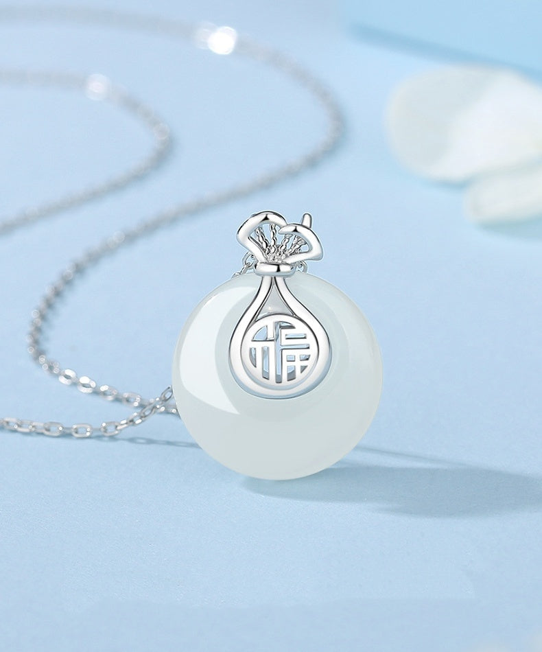 Jade “Blessing Pouch” Pendant – Calm Mind, Gentle Joy & Timeless Grace