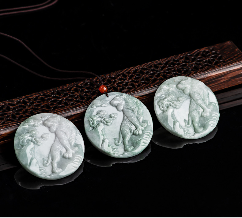 Fengshui Tiger Anhänger – Naturweiße Jade – Jade der Güteklasse A
