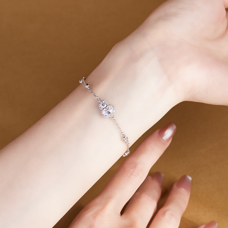 Original model wrist view of the gourd bracelet