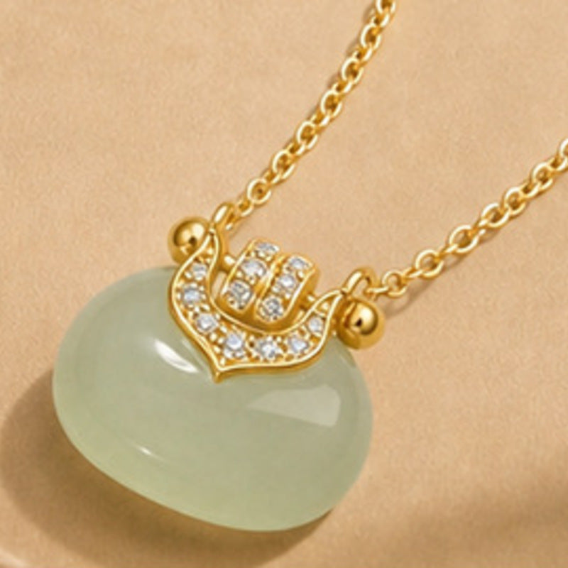 Full-background side detail of gold-tone S925 silver and zircon setting