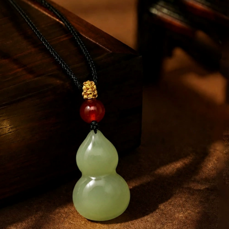 Nephrite jade gourd pendant dark product view