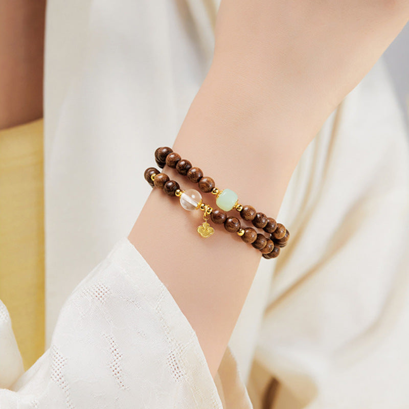Supplier model wearing the continuous double-wrap Ruyi bracelet