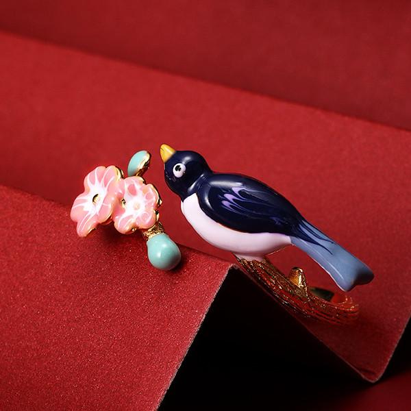 Auspicious Feng Shui Magpie Gold Necklace - FengshuiGallary