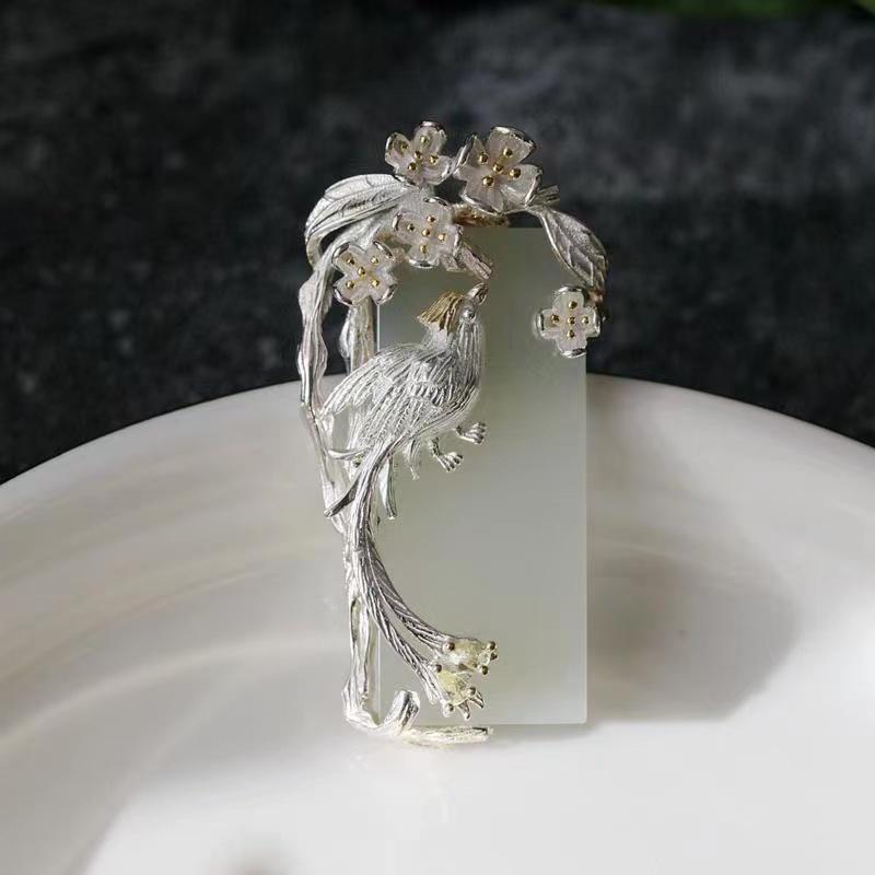 Auspicious Magpie White Jade Wealth Pendant - FengshuiGallary