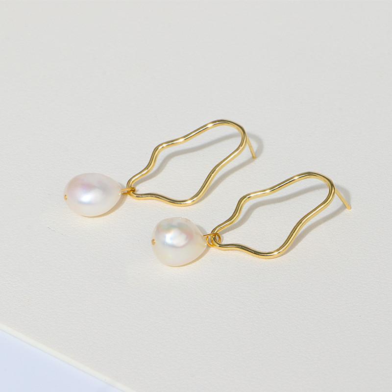 Feng Shui Pearl Drop Gold Earring - FengshuiGallary