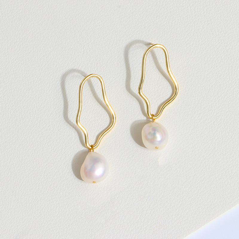 Feng Shui Pearl Drop Gold Earring - FengshuiGallary