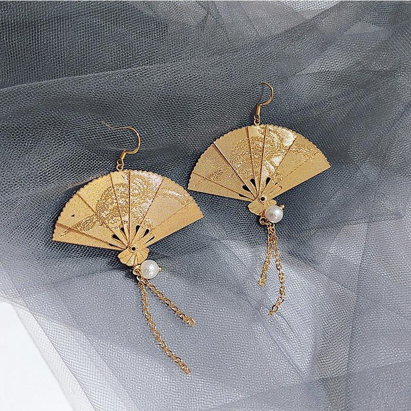 Fengshui Fan Pearl Earrings - FengshuiGallary