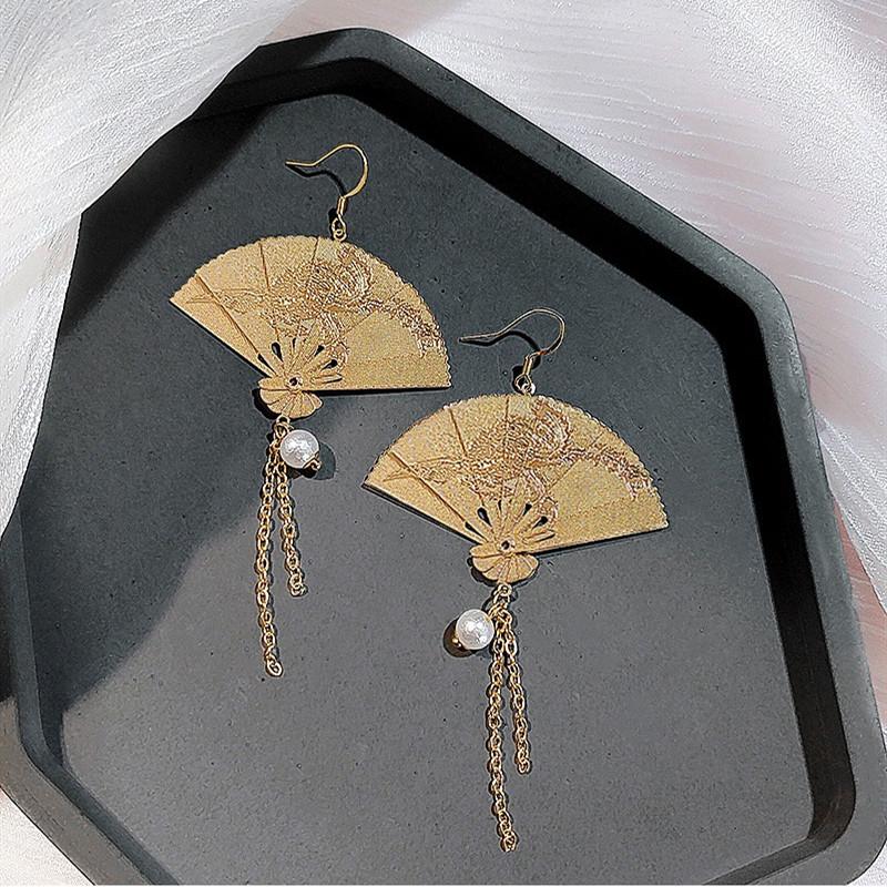 Fengshui Fan Pearl Earrings - FengshuiGallary