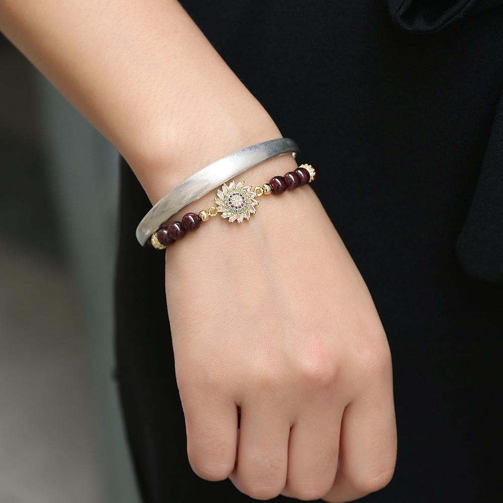 bracelet product display